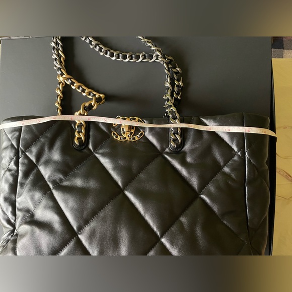 CHANEL 19 Black Leather Tote Handbag Mint 100% Authentic. - Picture 16 of 16